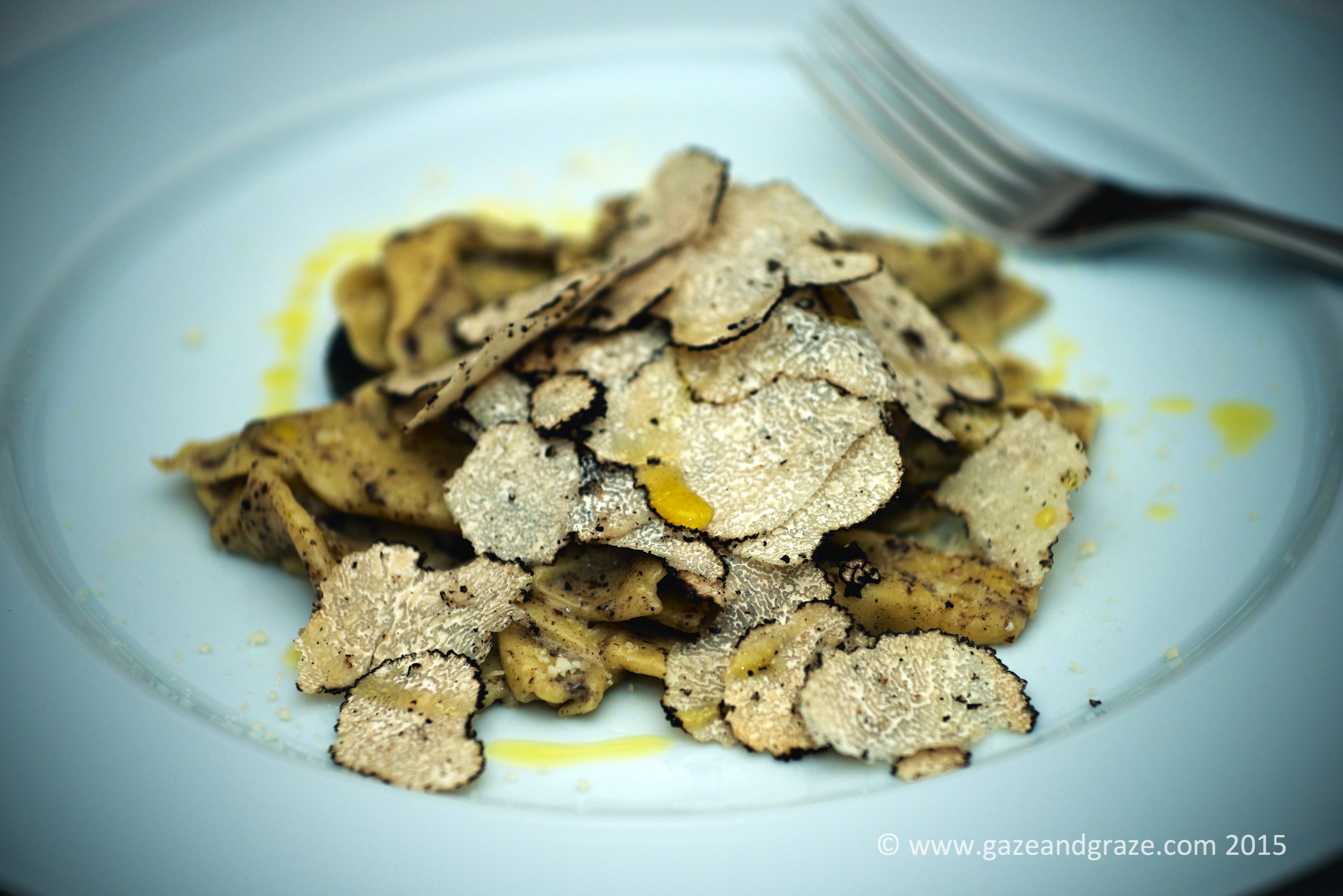 Black truffle on pasta